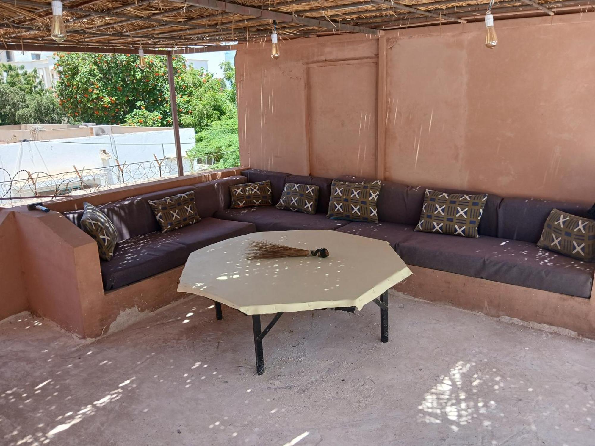 "Par 4 Chemins" - Atypical Stopover Nouakchott Ngoại thất bức ảnh