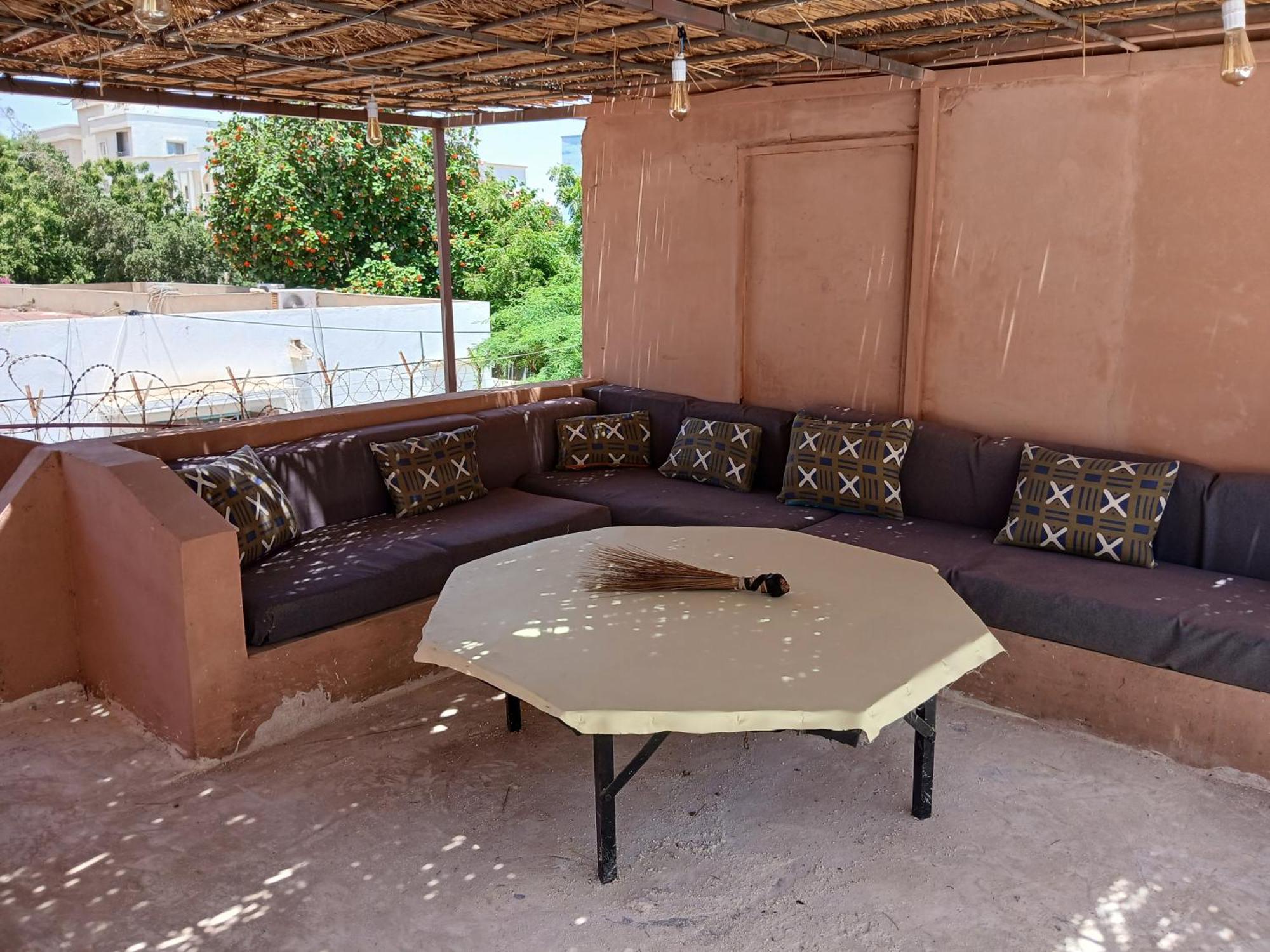 "Par 4 Chemins" - Atypical Stopover Nouakchott Ngoại thất bức ảnh