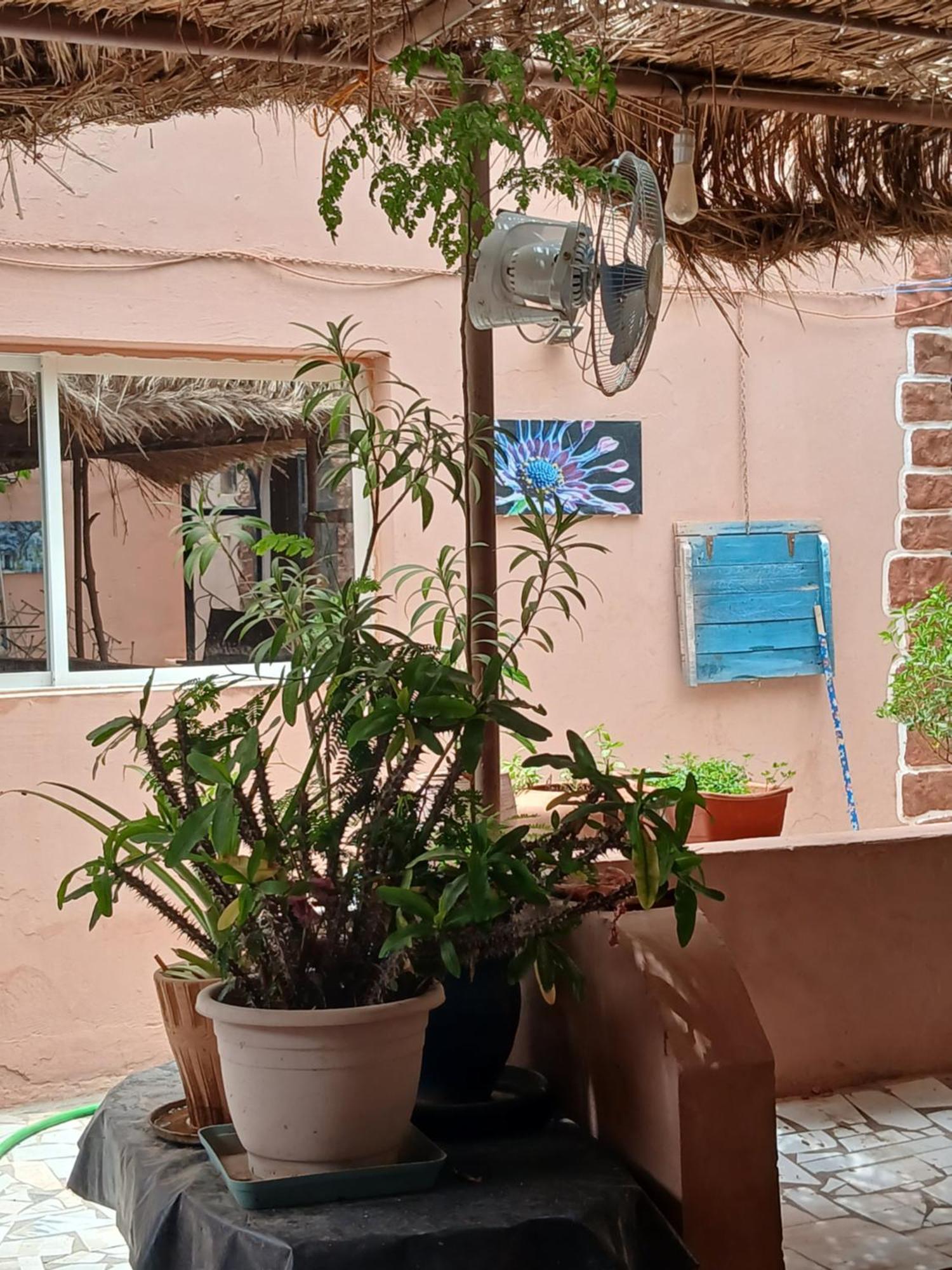 "Par 4 Chemins" - Atypical Stopover Nouakchott Ngoại thất bức ảnh
